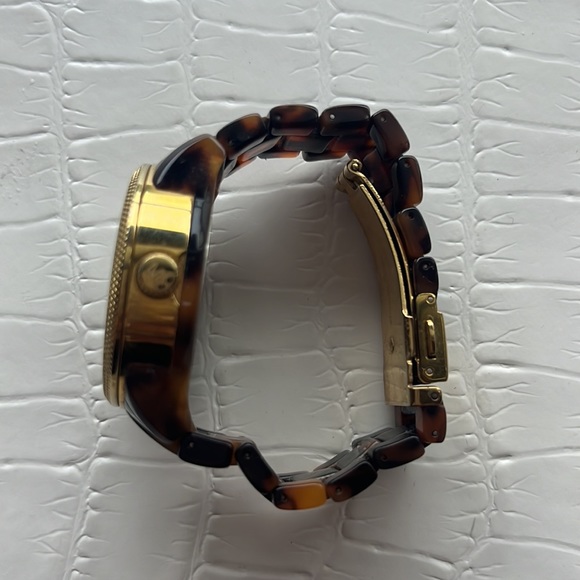 2 Michael Kors Watches - Picture 14 of 14